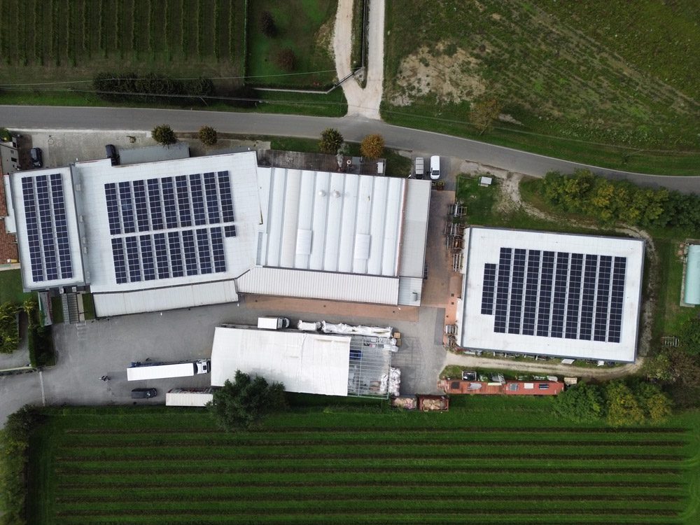 Sun Ballast Industrial XL photovoltaic solution on an industrial roof in Treviso, Italy, designed for high performance and durability.