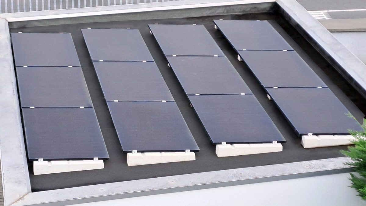 Sun Ballast solar panels on a flat roof with a 5° Single Row Sail configuration, ideal for stability and resistance to weather conditions