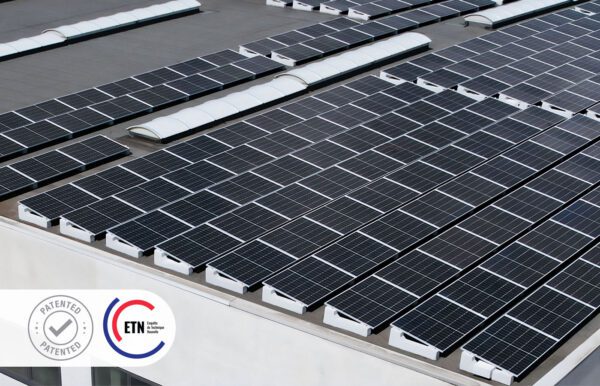 Système de support Sun Ballast pour panneaux solaires sur toits plats : une solution innovante et efficace pour les installations photovoltaïques dans des environnements industriels, garantissant stabilité et performances énergétiques élevées